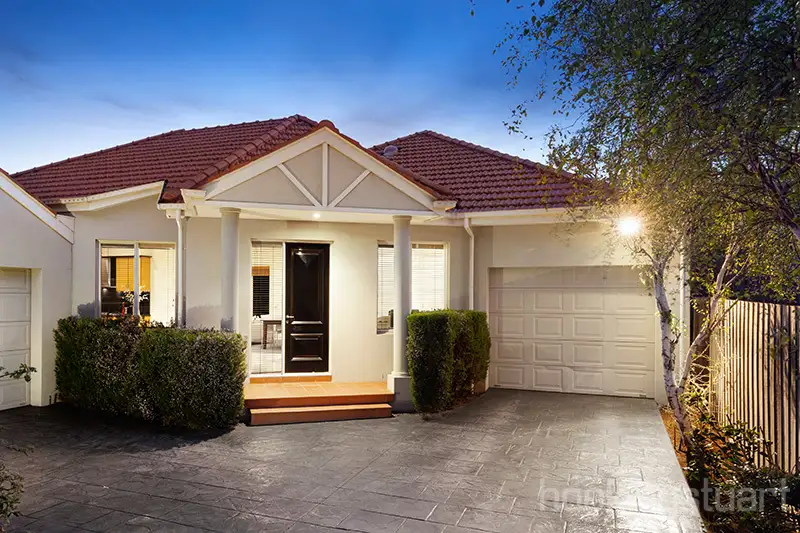 Main view of Homely unit listing, 2/2 Lindsay Street, Brighton VIC 3186