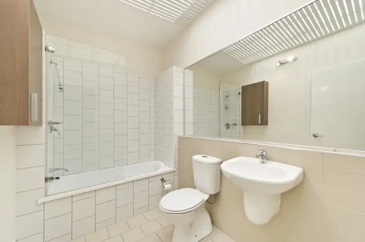 Fifth view of Homely unit listing, 4/495 Rode Road, Chermside QLD 4032