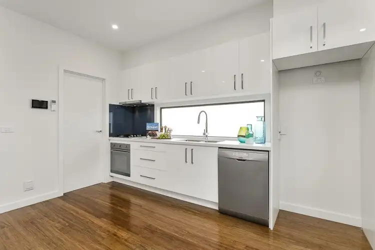 Fifth view of Homely unit listing, 2/100 Manningham Road, Bulleen VIC 3105