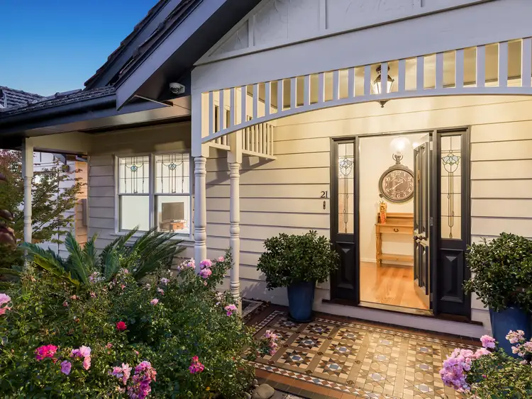 21 Ian Grove, Mount Waverley VIC 3149