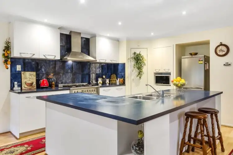 2 Earl Close, Hallam VIC 3803