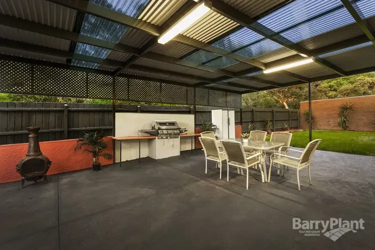Fifth view of Homely house listing, 8 Shiraz Court, Bundoora VIC 3083