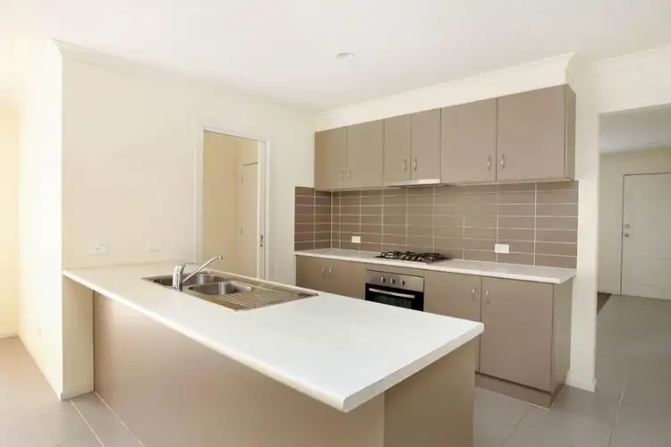 Second view of Homely house listing, 5 Emma Court, Sunbury VIC 3429