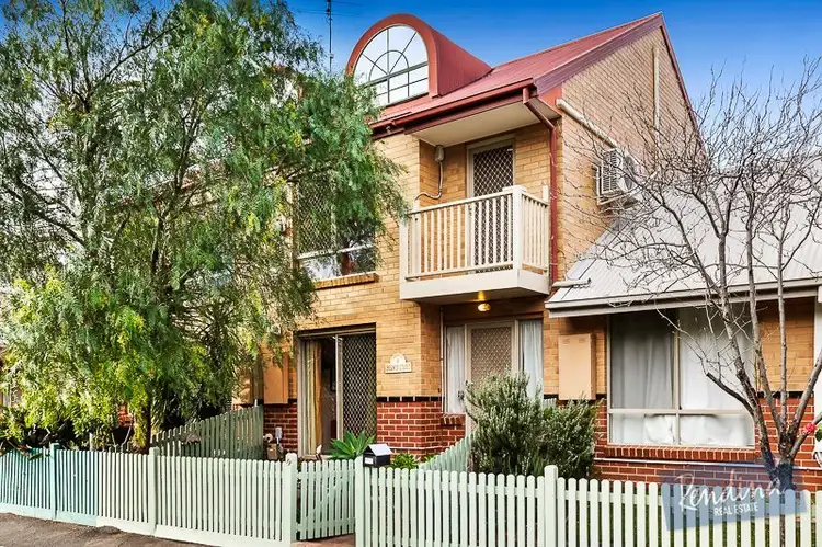 19 Sherwin Street, Kensington VIC 3031