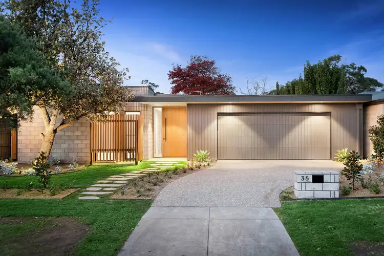 35 Roborough Avenue, Mount Eliza VIC 3930