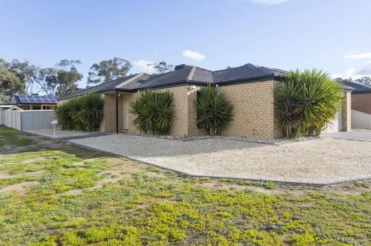 22 Cooba Drive, Epsom VIC 3551