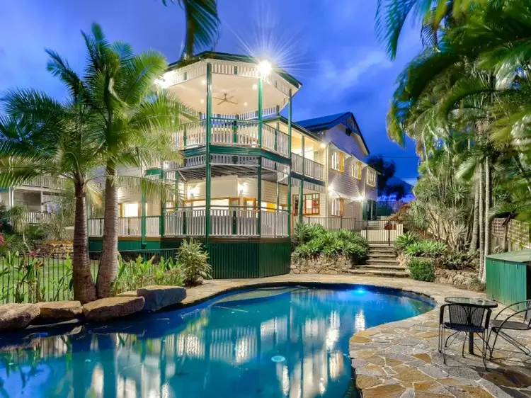 8 Barton Street, Bardon QLD 4065