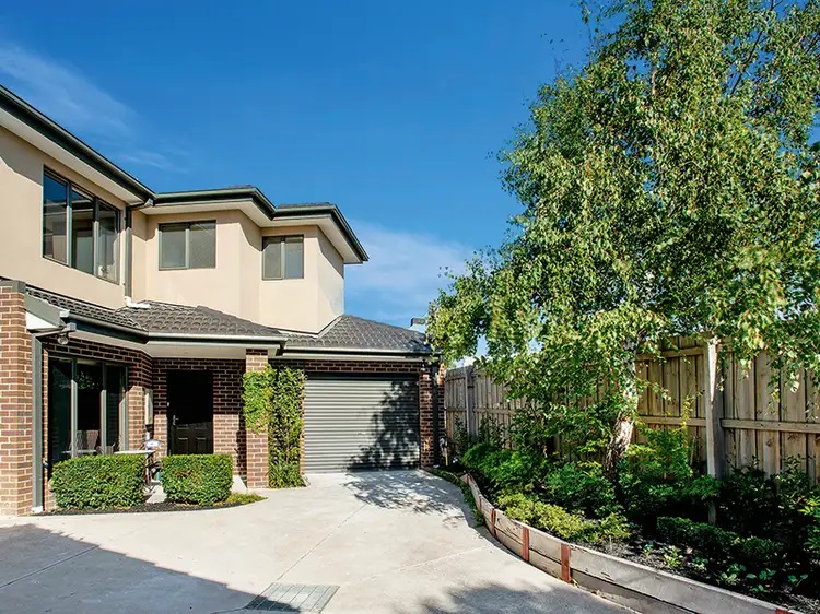 2/2 Hillside Crescent, Blackburn VIC 3130