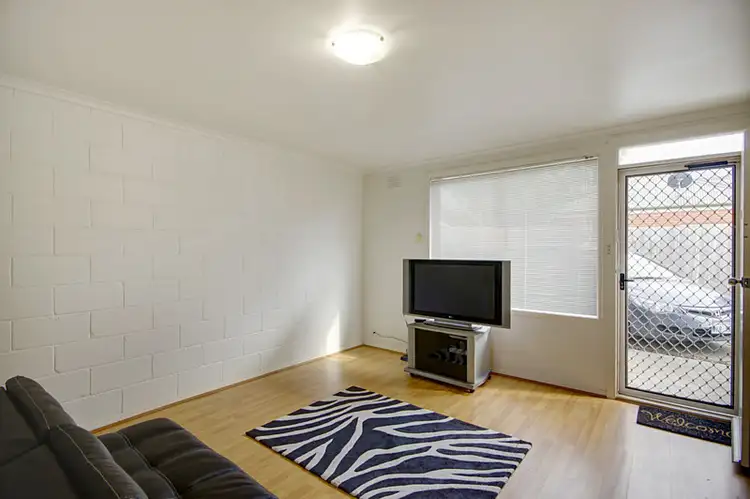 Second view of Homely unit listing, 5/1 Kinnordy Court, Hamlyn Heights VIC 3215