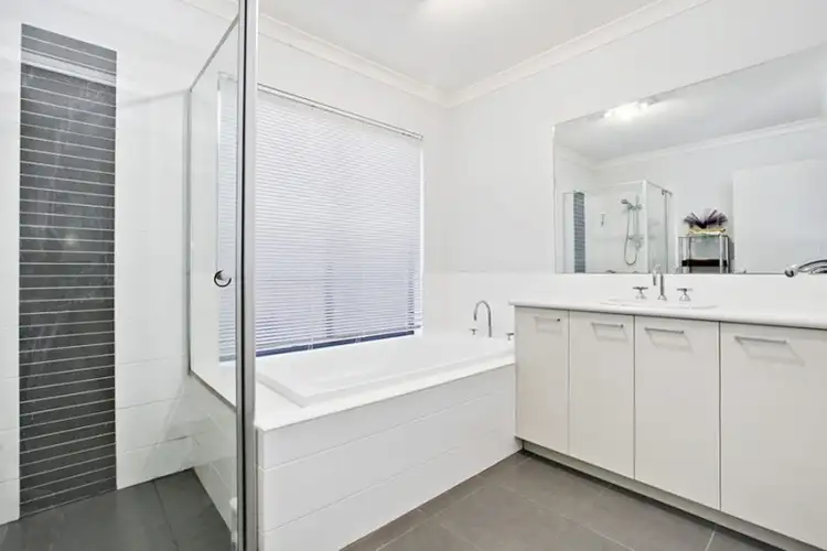 Sixth view of Homely house listing, 30 Barmera Way, Truganina VIC 3029