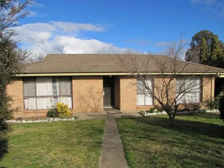 16 Bassett Drive, West Bathurst NSW 2795