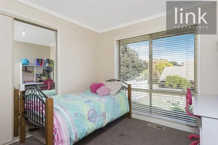 Seventh view of Homely house listing, 1 Pilbara Place, East Albury NSW 2640