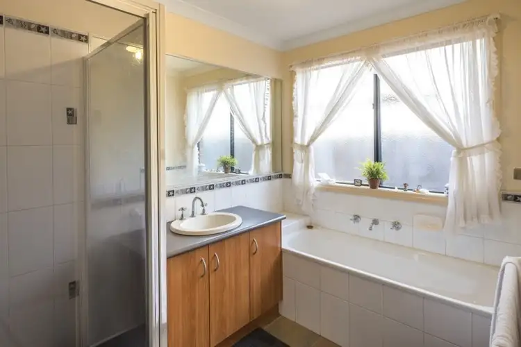 Sixth view of Homely house listing, 62 Murdoch Court, Sunbury VIC 3429