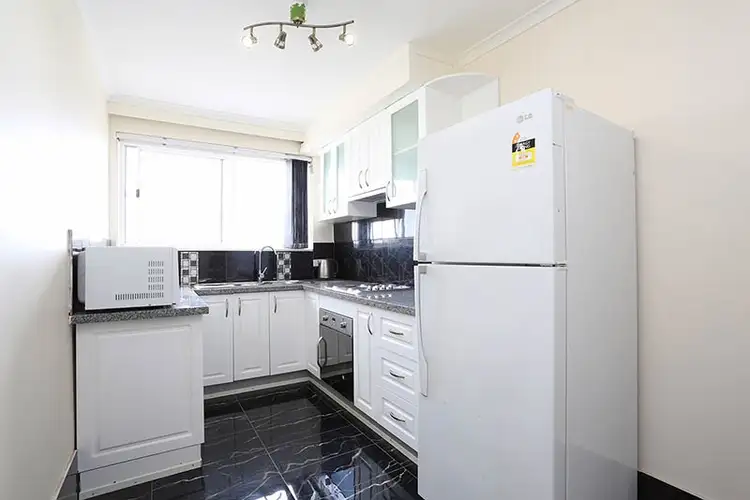 10/437 Ballarat Road, Sunshine VIC 3020