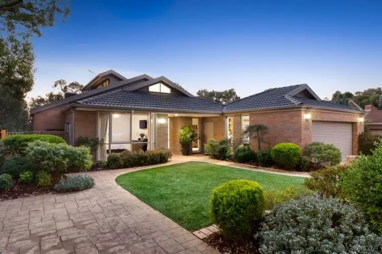 25 Liddesdale Grove, Eltham North VIC 3095