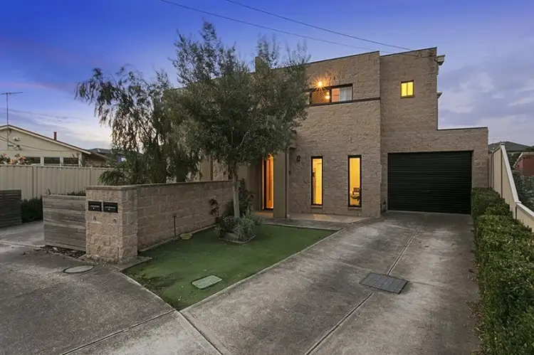 2/12 Curtin Court, Maidstone VIC 3012