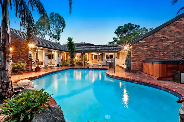 8 Cheval Court, Lower Plenty VIC 3093