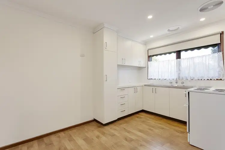 Fifth view of Homely unit listing, 2/300 Mt Dandenong Road, Croydon VIC 3136