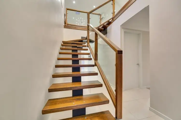 Fifth view of Homely house listing, 18/2 Barton Drive, Sandhurst VIC 3977