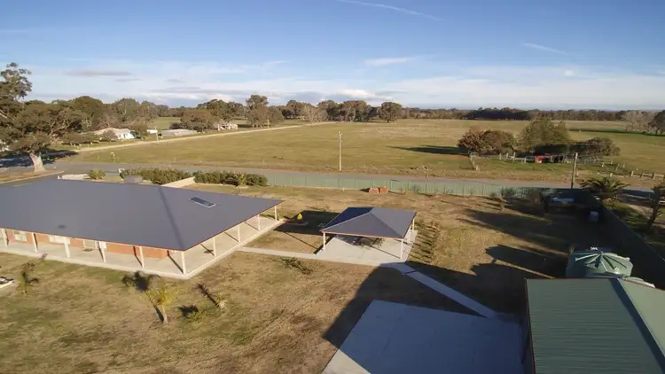 Second view of Homely house listing, 1 Pin Oak Drive, Wangaratta VIC 3677
