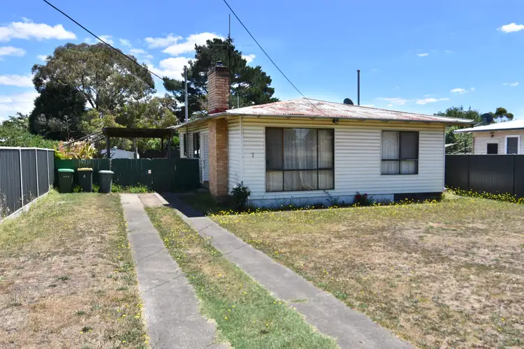 Second view of Homely house listing, 7 Daffodil Street, Wendouree VIC 3355