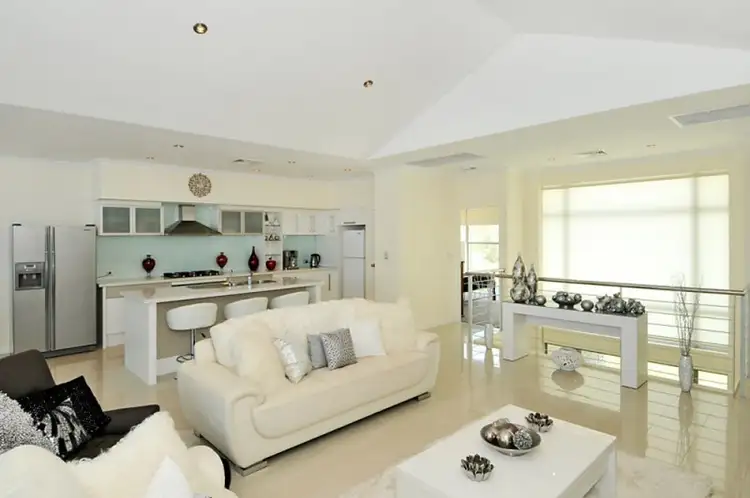 Seventh view of Homely house listing, 32 Surf View, Dawesville WA 6211