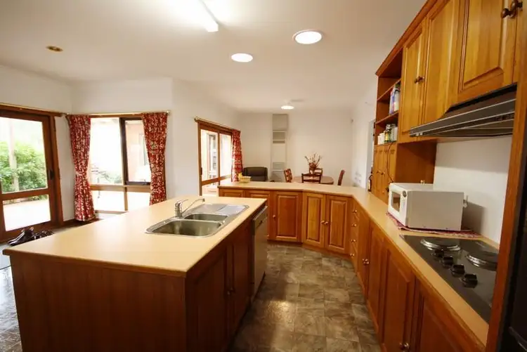 Seventh view of Homely house listing, 34 Louise Court, Haddon VIC 3351