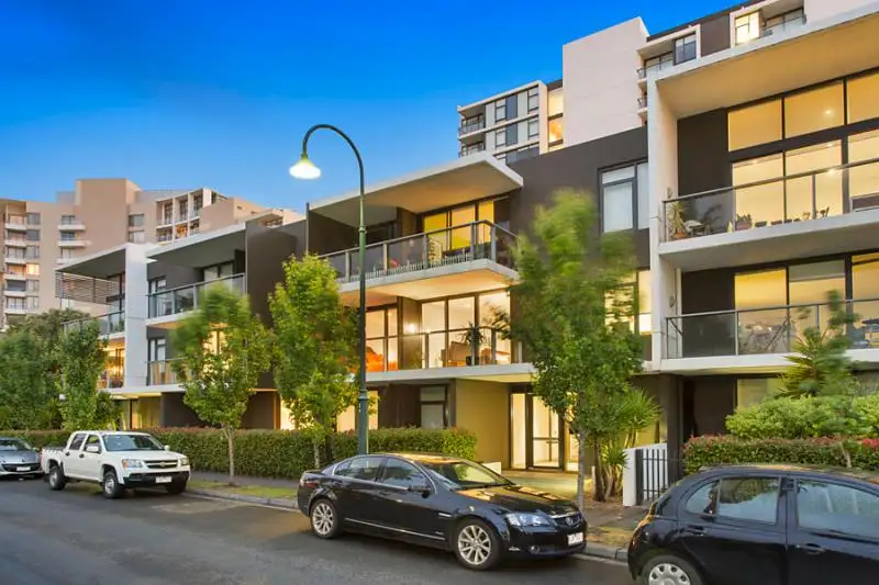 Main view of Homely apartment listing, 4/153 Beach Street, Port Melbourne VIC 3207