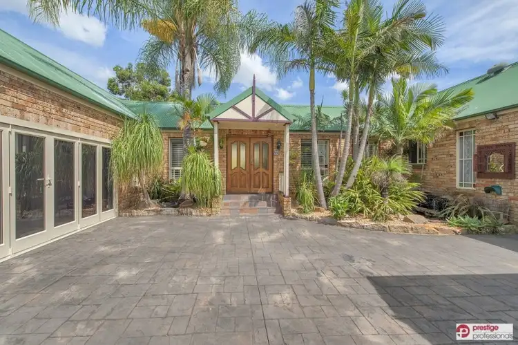 5 Havilah Court, Wattle Grove NSW 2173