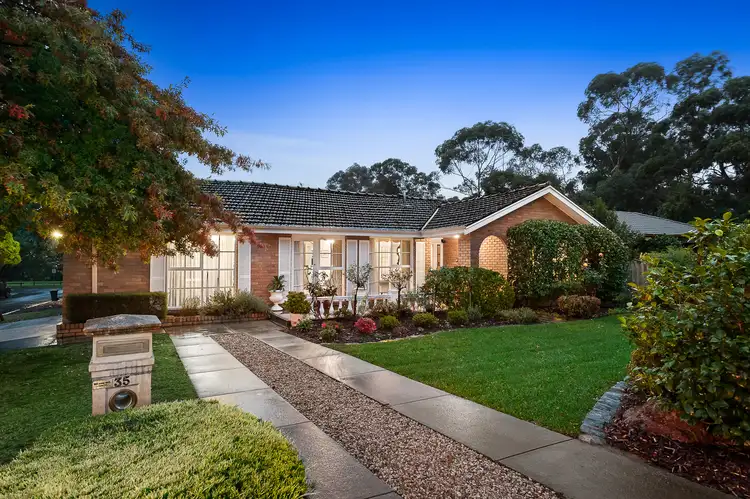 35 Thomson Drive, Rosanna VIC 3084