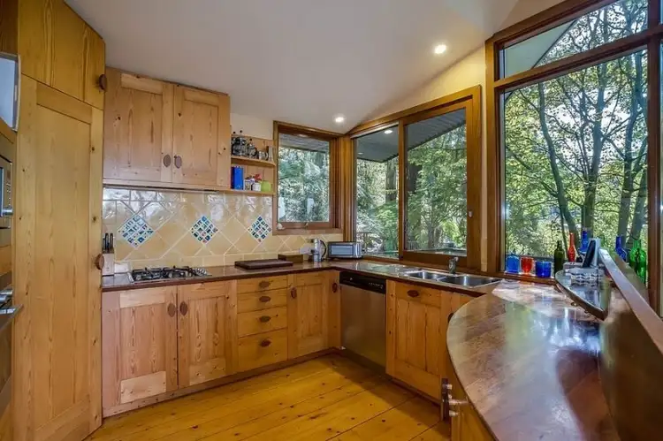 Fifth view of Homely house listing, 10 Broompark Crescent, Olinda VIC 3788