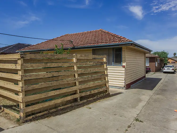 1, 2 & 3/51 Moffat Street, St Albans VIC 3021