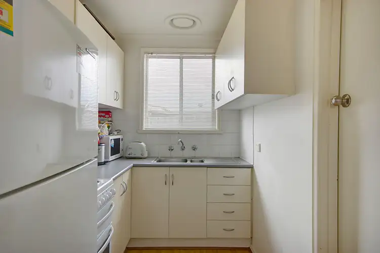 Fourth view of Homely unit listing, 5/1 Kinnordy Court, Hamlyn Heights VIC 3215