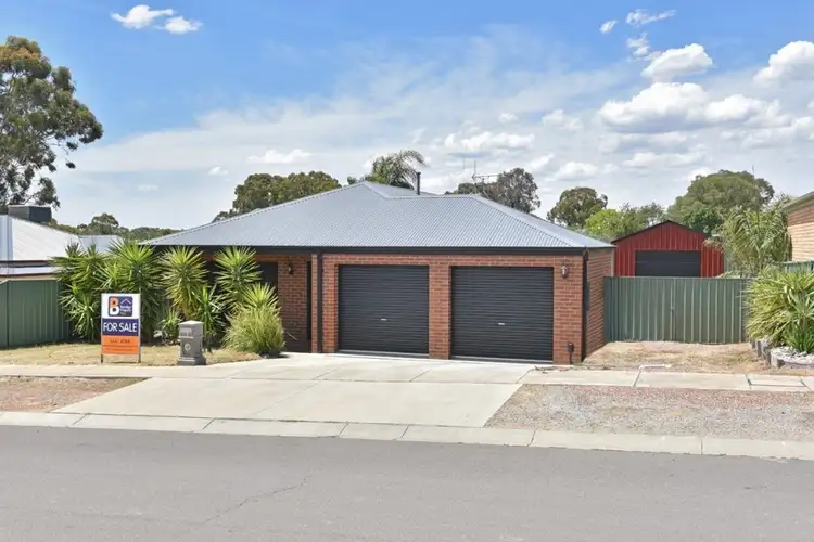 15 St George Park Drive, Kangaroo Flat VIC 3555