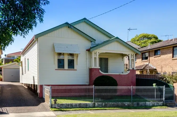 162 Gosford Road, Adamstown NSW 2289
