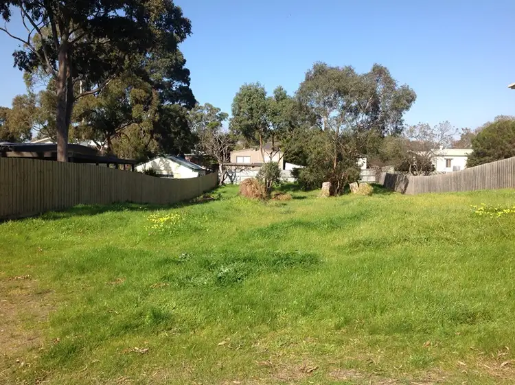 18 Sherwood Avenue, Rosebud VIC 3939