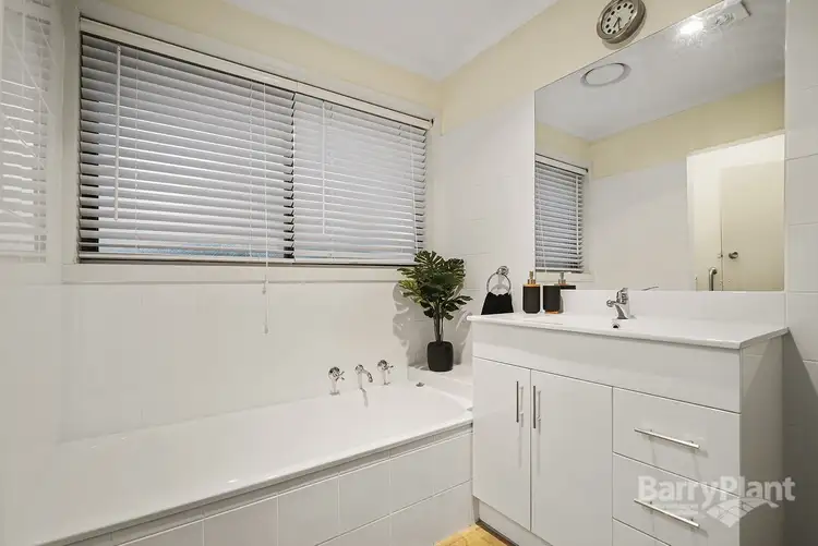 Fifth view of Homely house listing, 2 Verdi Court, Bundoora VIC 3083