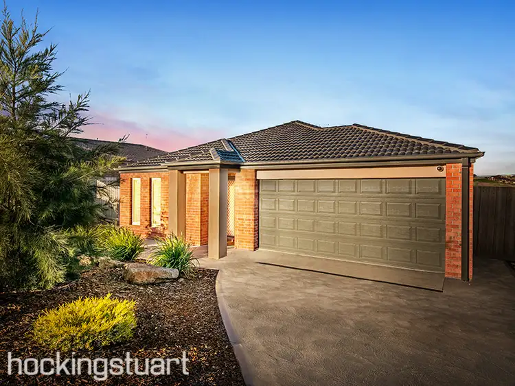 30 Wedmore Cres, Sunbury VIC 3429