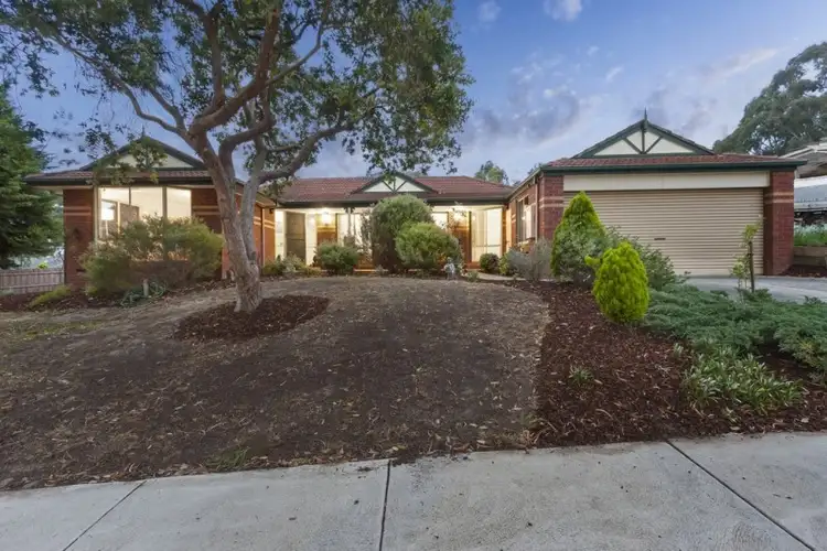 46 Azarow Circuit, Croydon South VIC 3136