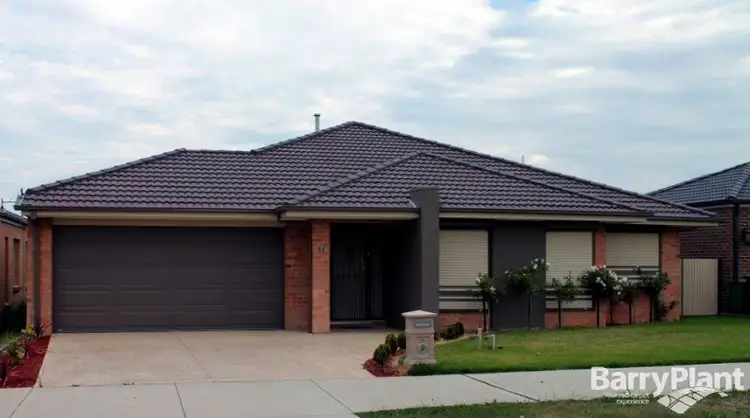 5 Chantenay Parade, Cranbourne North VIC 3977