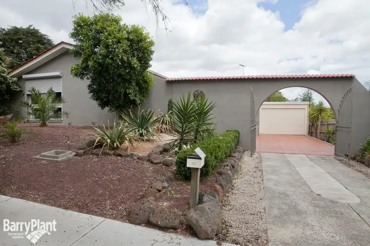 12 Nicholson Close, Endeavour Hills VIC 3802