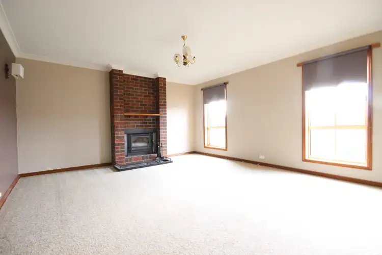 Fifth view of Homely house listing, 2 Shari Drive, Delacombe VIC 3356