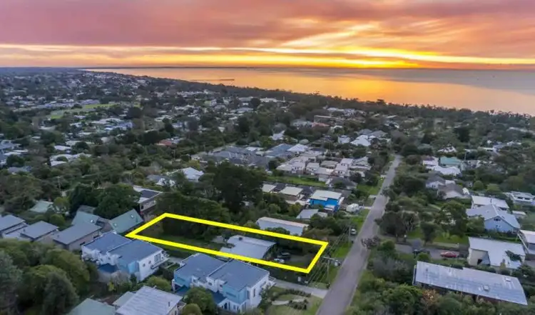 22 William Street, Mccrae VIC 3938