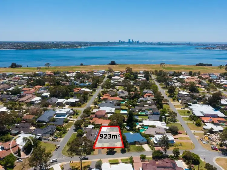 7 Calpin Crescent, Attadale WA 6156