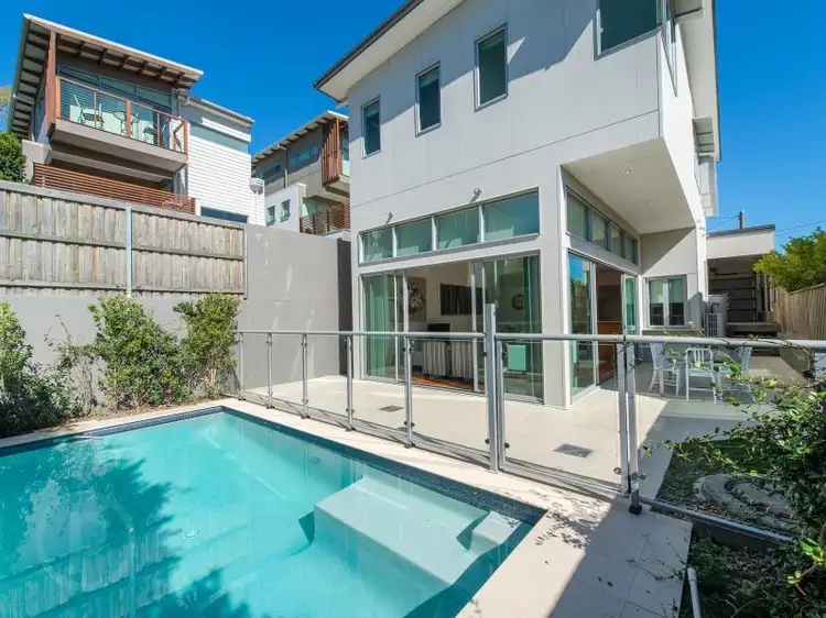 3 Thorpe Street, Balmoral QLD 4171