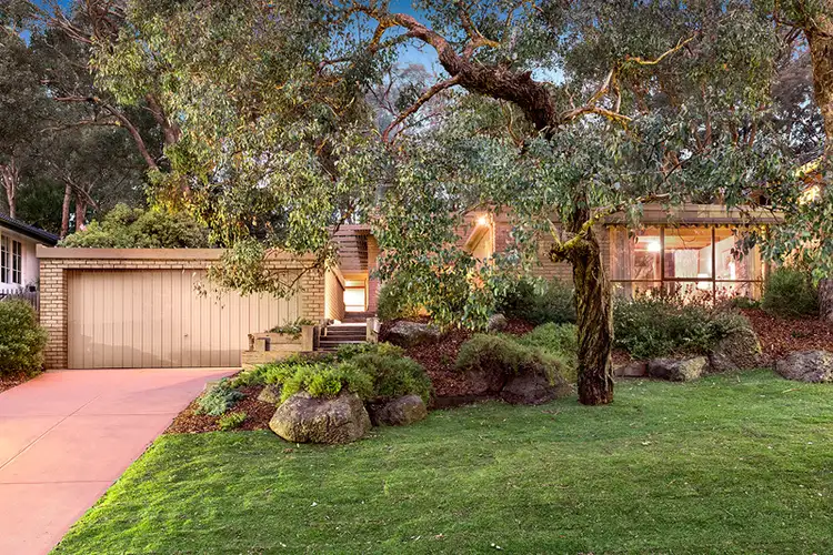 6 Gracedale Avenue, Eltham North VIC 3095