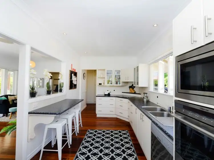 Fifth view of Homely house listing, 2 Blackwood Avenue, Cannon Hill QLD 4170