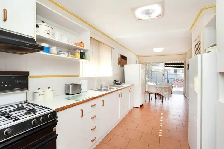 Fifth view of Homely house listing, 10 Aylesbury Crescent, Gladstone Park VIC 3043