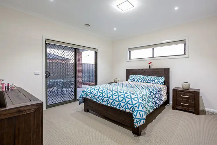 Fifth view of Homely house listing, 28 Caro Way, Plumpton VIC 3335
