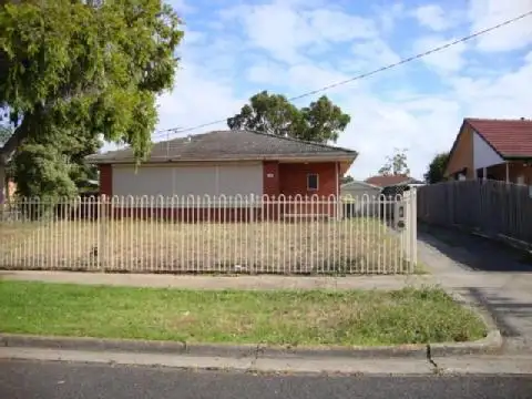 25 Henderson
Street, Laverton VIC 3028